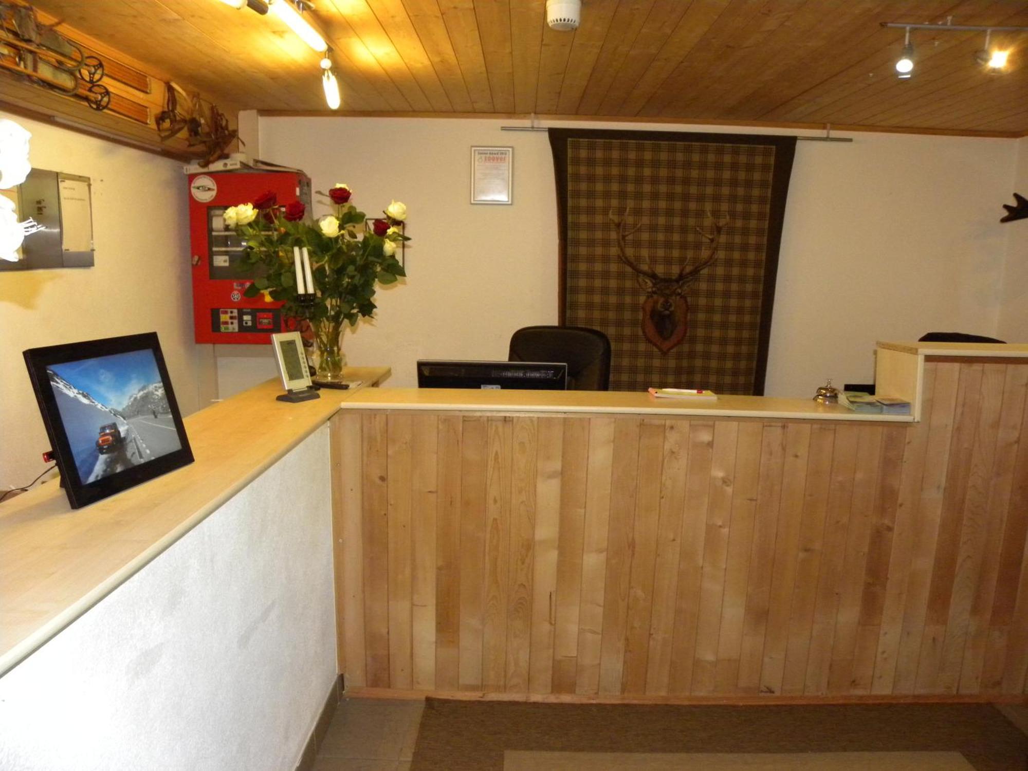 Hotel Restaurant Walliser Sonne Reckingen Экстерьер фото