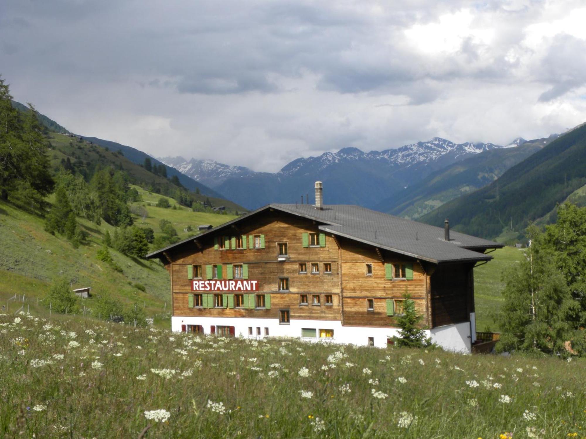 Hotel Restaurant Walliser Sonne Reckingen Экстерьер фото