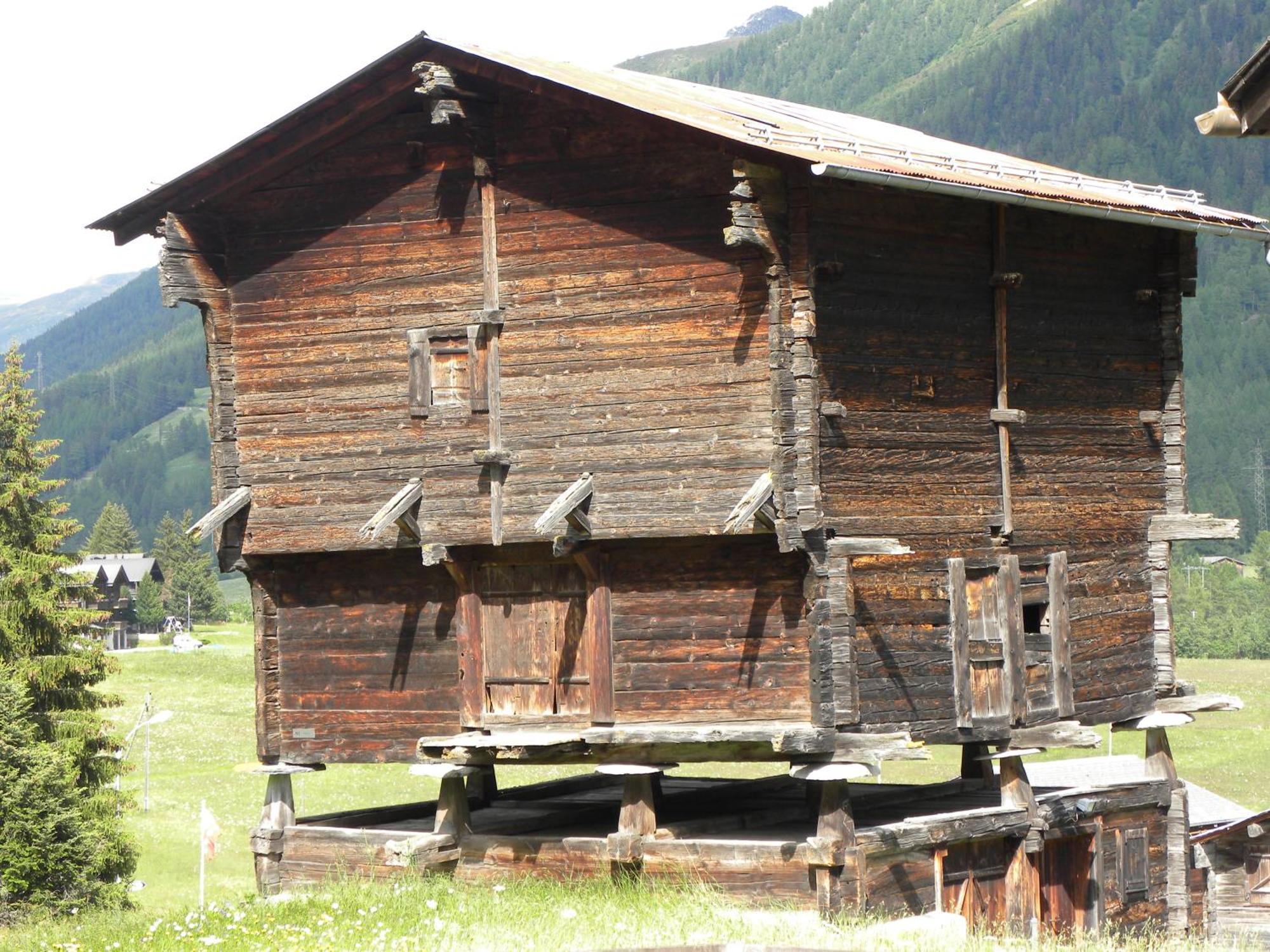 Hotel Restaurant Walliser Sonne Reckingen Экстерьер фото