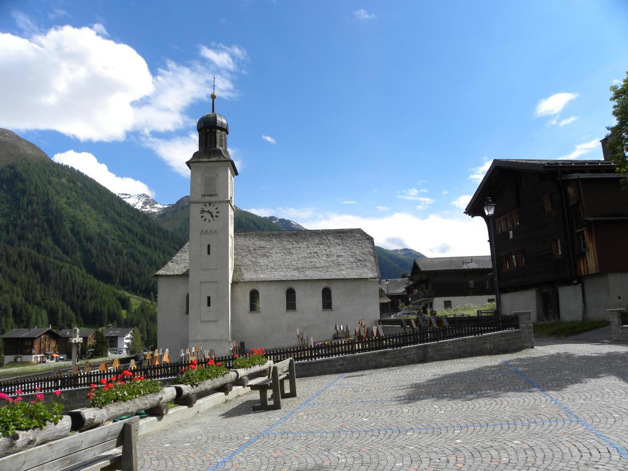 Hotel Restaurant Walliser Sonne Reckingen Экстерьер фото