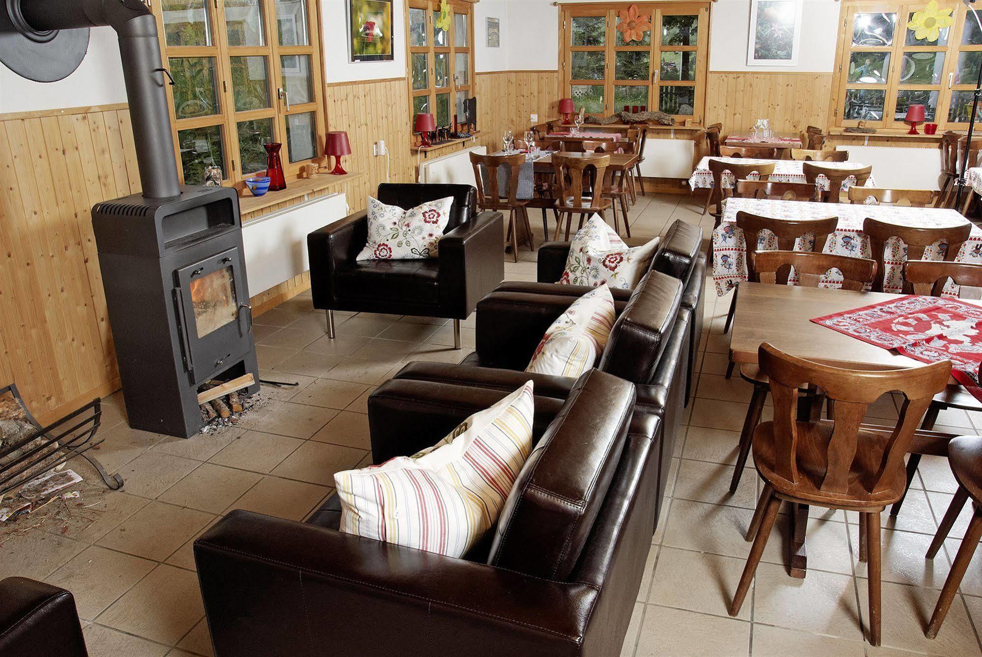 Hotel Restaurant Walliser Sonne Reckingen Экстерьер фото